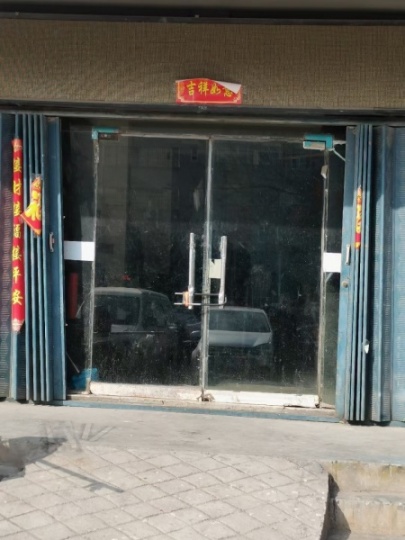 大來店社區東區南門門面房出租，上下兩層八十多平方