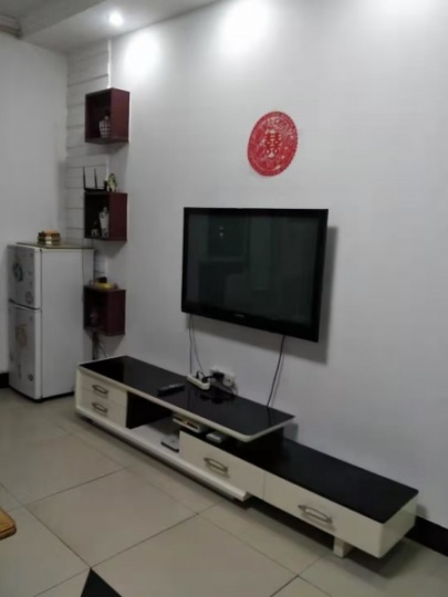 桂鶴小區三室一廳一衛一廚,家具齊全，拎包入住